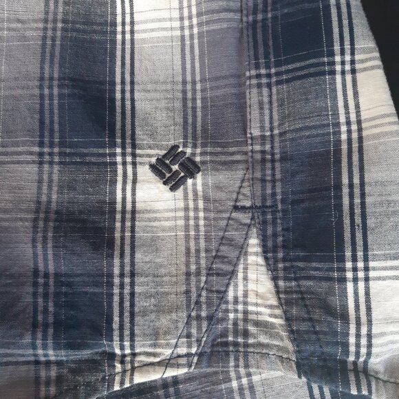 Columbia SZ M Plaid Men's Button Up Cotton Shirt Blue, White & Grey - Picture 8 of 14
